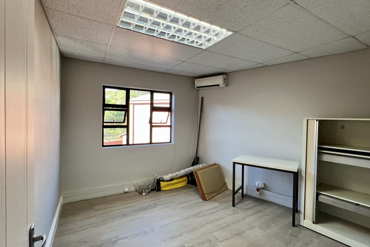 OFFICE BUILDING TO LET IN ROCKYS DRIFT - Photo 4