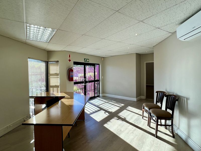 OFFICE BUILDING TO LET IN ROCKYS DRIFT - Photo 10