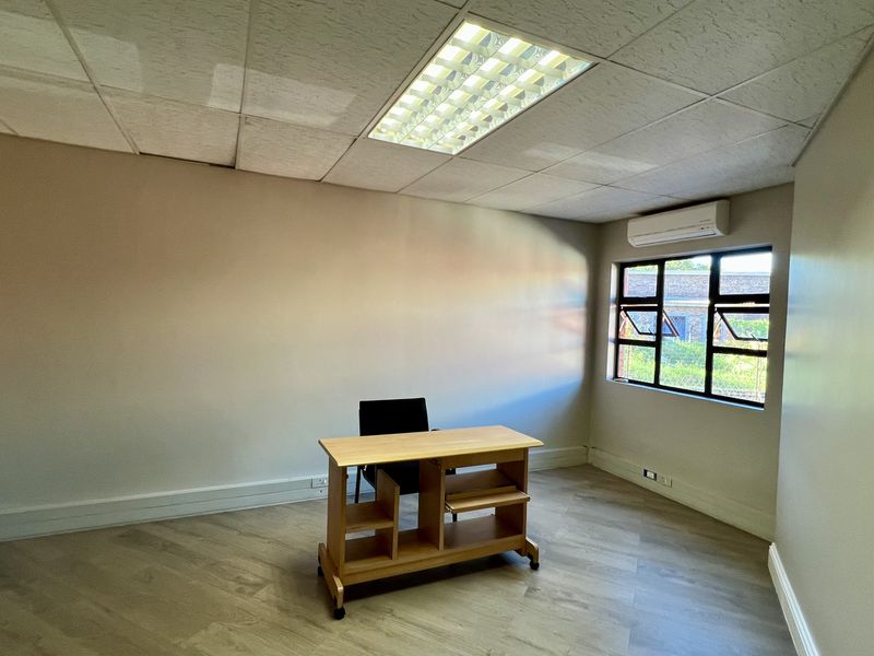 OFFICE BUILDING TO LET IN ROCKYS DRIFT - Photo 7