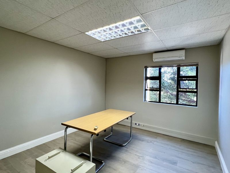 OFFICE BUILDING TO LET IN ROCKYS DRIFT - Photo 2