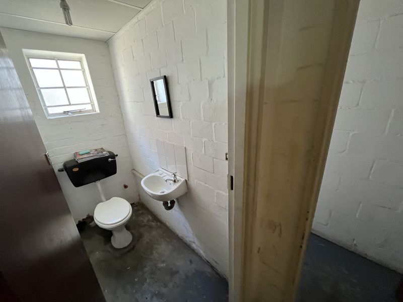 Versatile Industrial Warehouse in Prime Paarden Eiland. - Photo 10