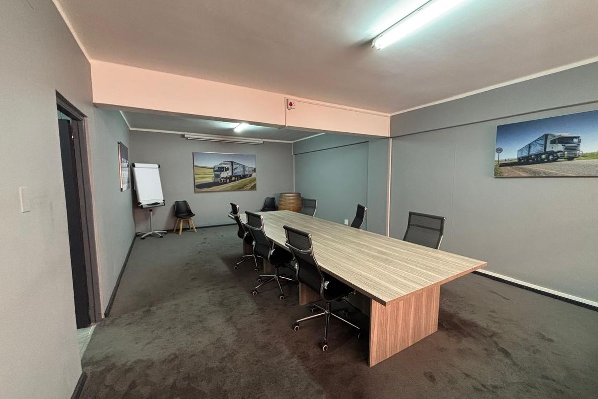 168m2 Office Space To Let in Brackenfell Industrial - Photo 5