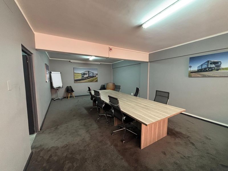 168m2 Office Space To Let in Brackenfell Industrial - Photo 5