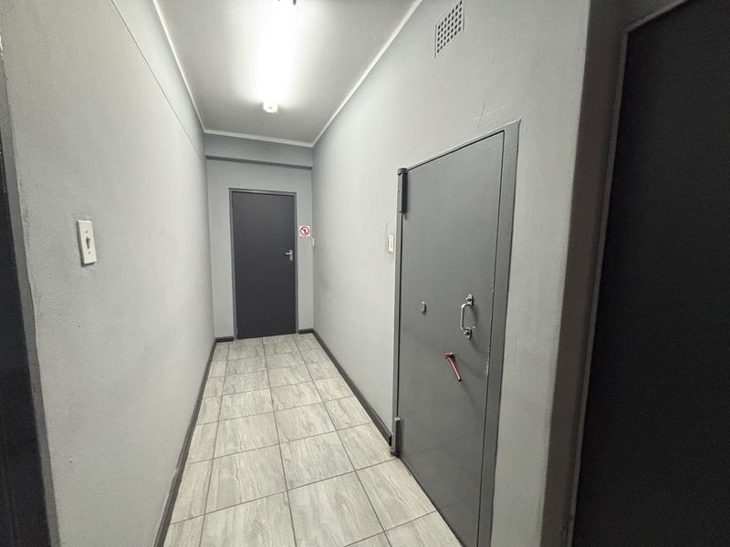 168m2 Office Space To Let in Brackenfell Industrial - Photo 10