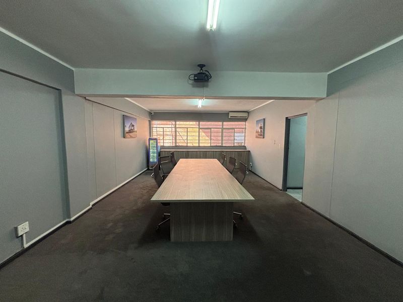 168m2 Office Space To Let in Brackenfell Industrial - Photo 3