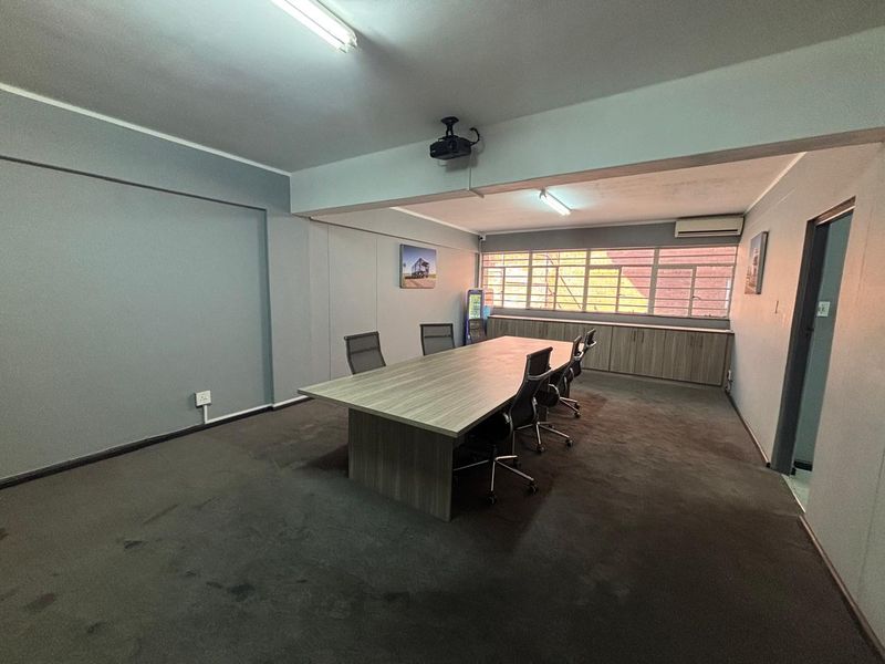 168m2 Office Space To Let in Brackenfell Industrial - Photo 7