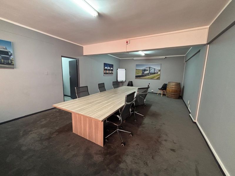 168m2 Office Space To Let in Brackenfell Industrial - Photo 6