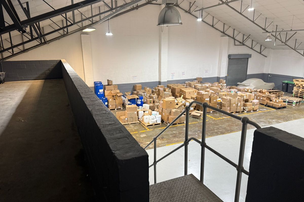 Secure Logistics Warehouse with Excellent N7 Access - Photo 5