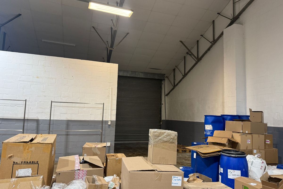 Secure Logistics Warehouse with Excellent N7 Access - Photo 4