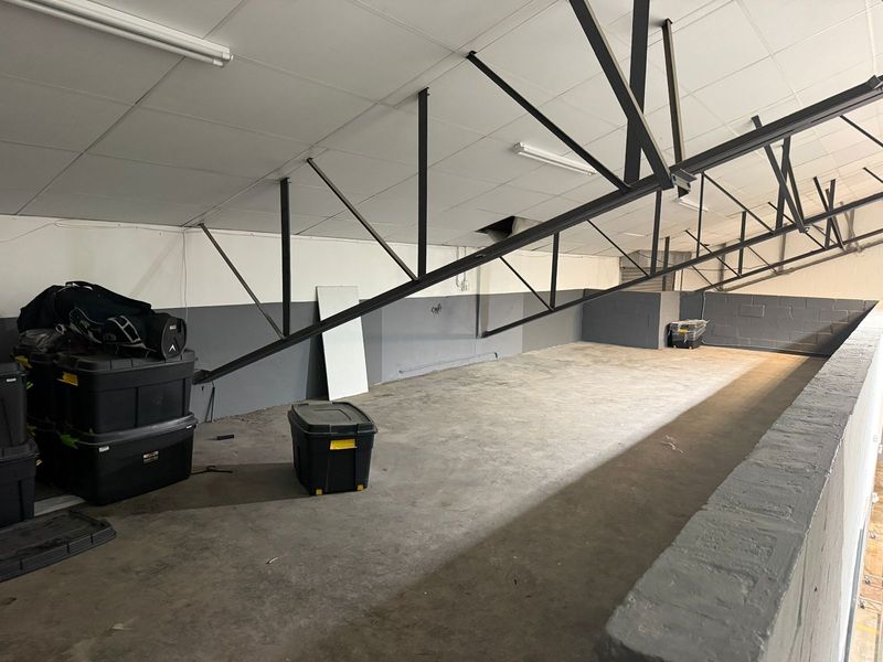 Secure Logistics Warehouse with Excellent N7 Access - Photo 10