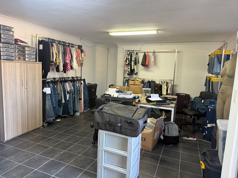 Secure Logistics Warehouse with Excellent N7 Access - Photo 8