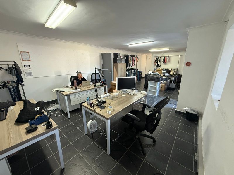 Secure Logistics Warehouse with Excellent N7 Access - Photo 6