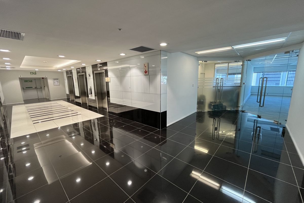 Office Space with Panoramic CBD & Harbour Views at The Towers - Photo 3