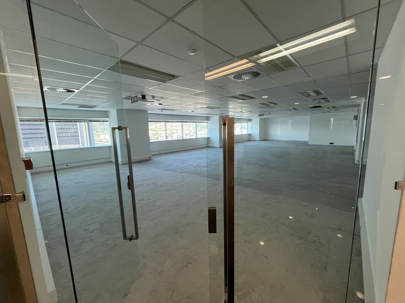 Office Space with Panoramic CBD & Harbour Views at The Towers - Photo 5