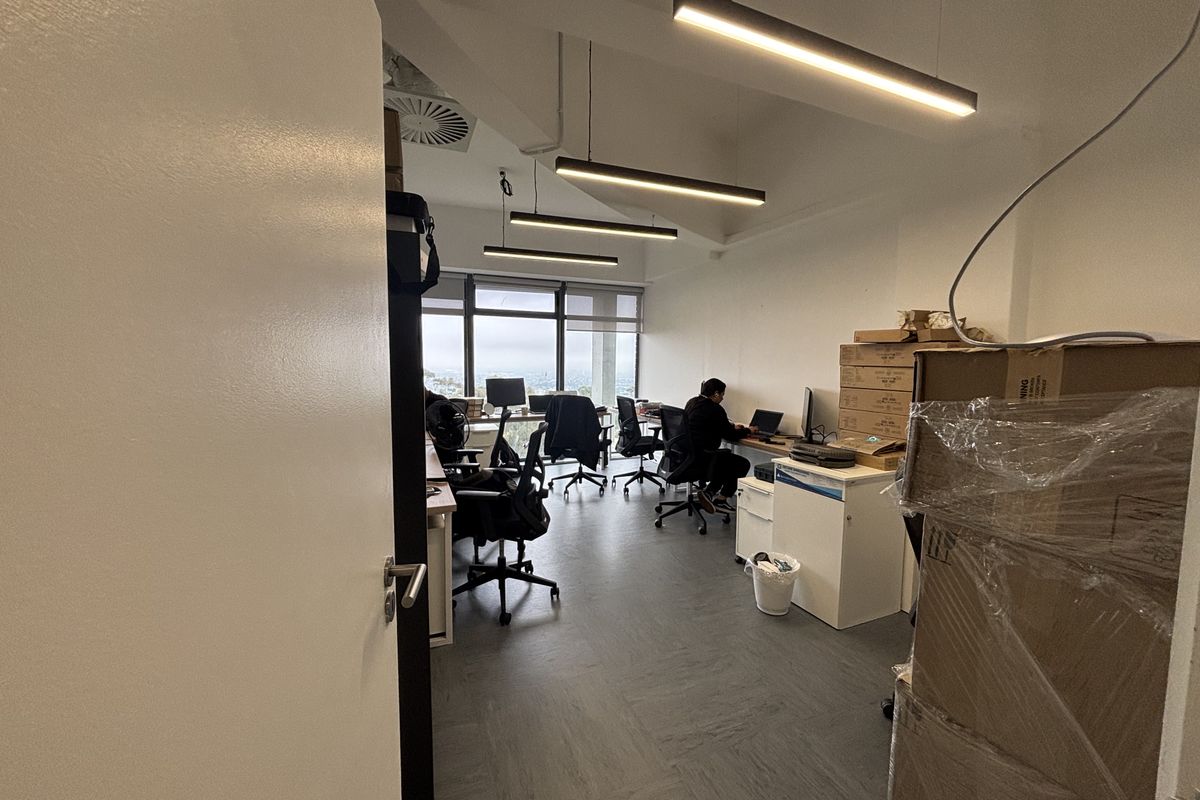 Premium 967m2 Office Space in Prestigious Plattekloof Location - Photo 5