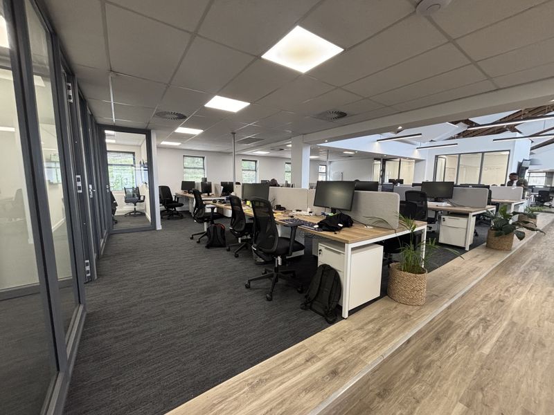 Premium 967m2 Office Space in Prestigious Plattekloof Location - Photo 9