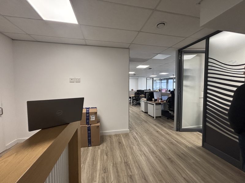Premium 967m2 Office Space in Prestigious Plattekloof Location - Photo 4