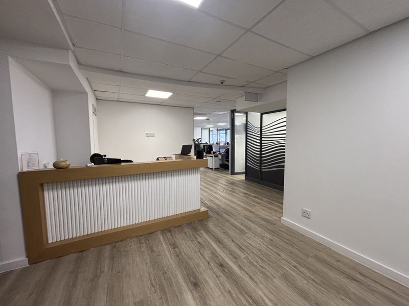 Premium 967m2 Office Space in Prestigious Plattekloof Location - Photo 3
