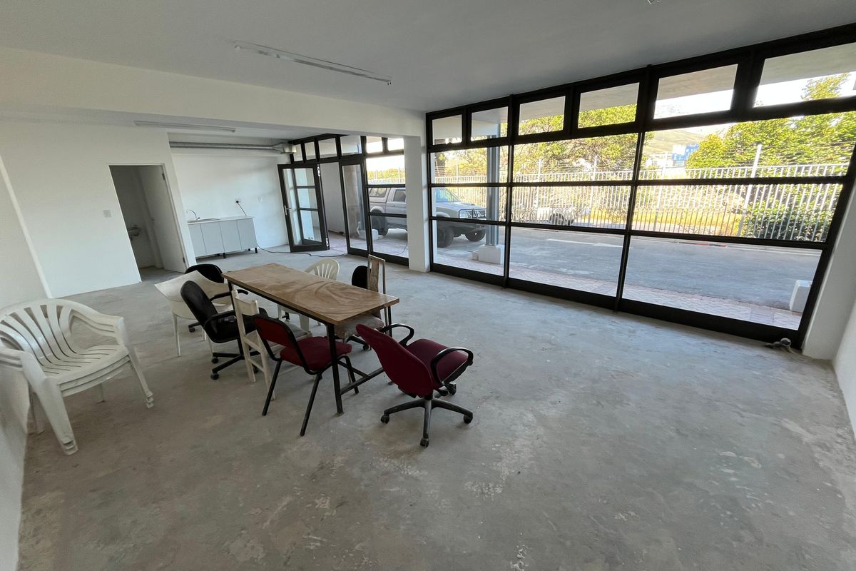 High-Visibility 51m2 Commercial Space in Prime M5 Park, Maitland - Photo 2