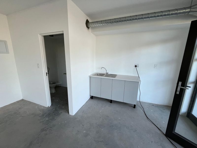 High-Visibility 51m2 Commercial Space in Prime M5 Park, Maitland - Photo 8