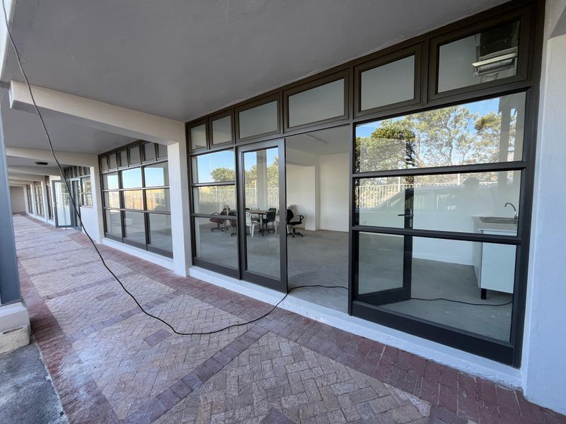 High-Visibility 51m2 Commercial Space in Prime M5 Park, Maitland - Photo 3