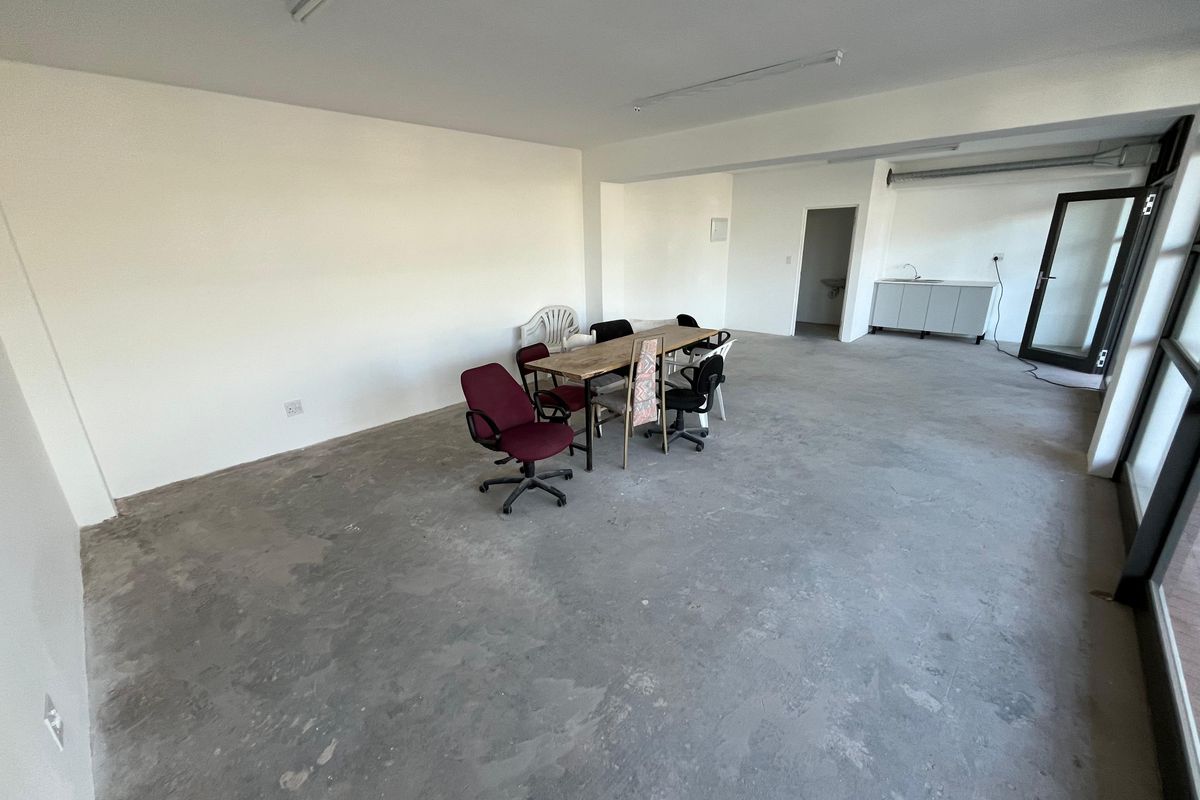High-Visibility 51m2 Commercial Space in Prime M5 Park, Maitland - Photo 5