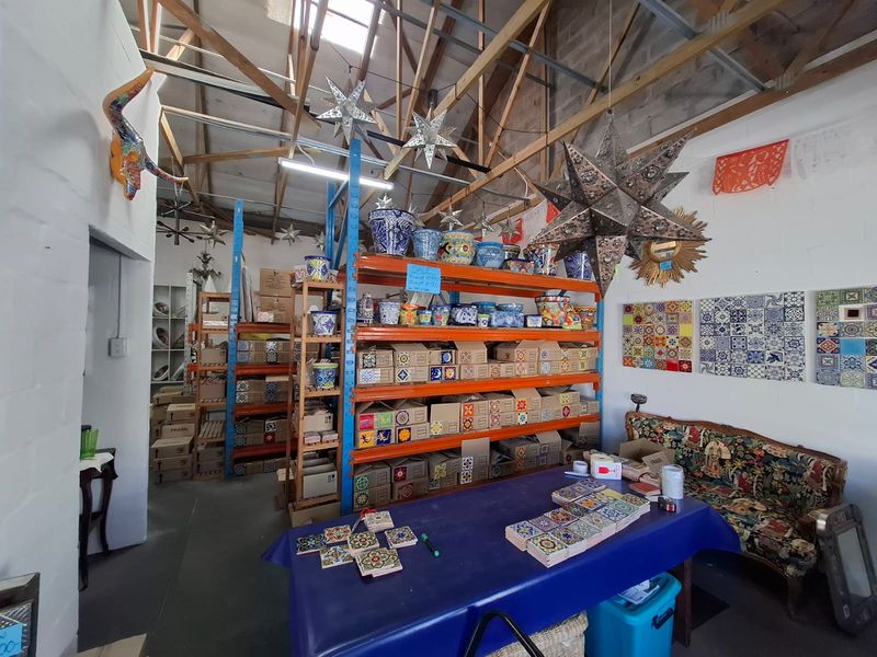 Modern Open-Plan Industrial Space with Roller Access in Platinum Junction - Photo 4