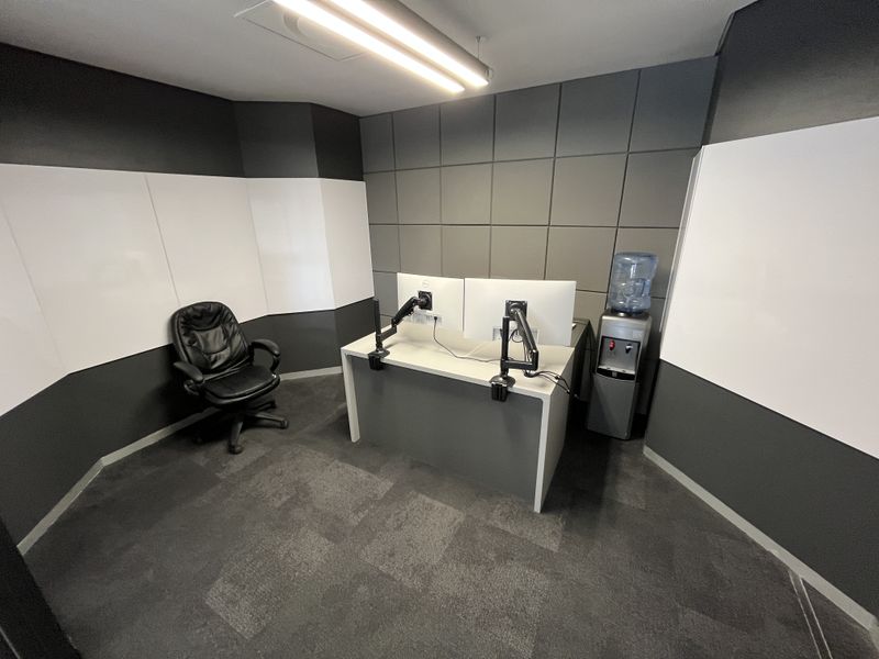Balcony Office Space in Landmark Wembley Square, Gardens - Photo 7
