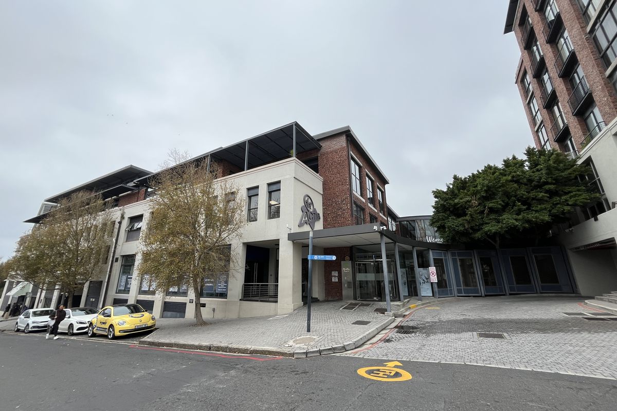 Prime Ground Floor Retail Space in Vibrant Wembley Square, Gardens - Photo 2