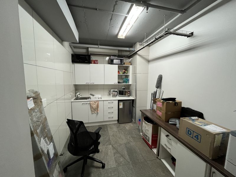 Prime Ground Floor Retail Space in Vibrant Wembley Square, Gardens - Photo 7