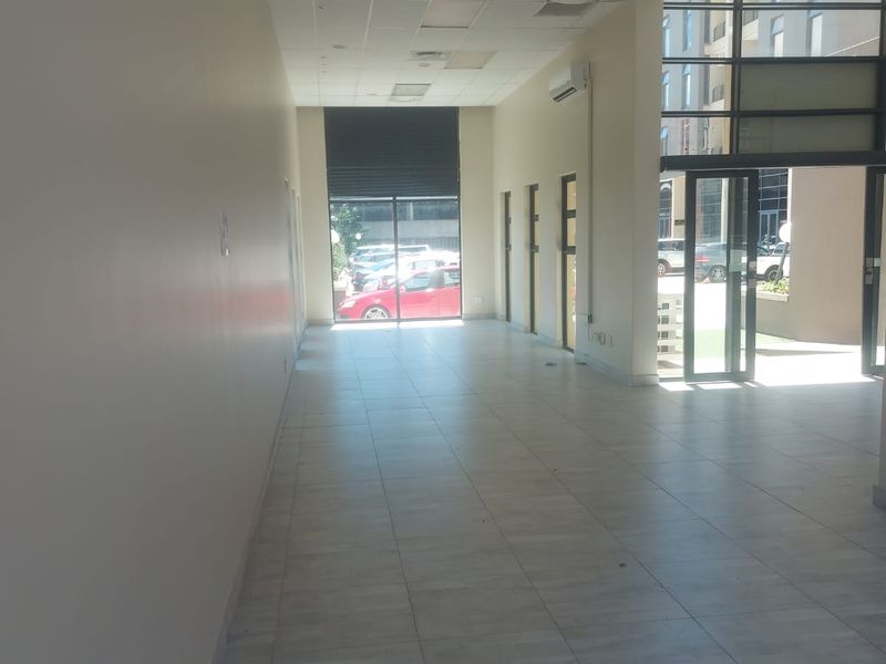 Modern Retail Space in Umhlanga Ridge - Photo 9