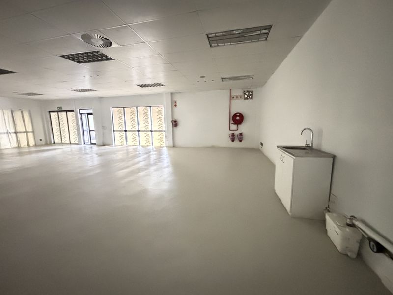 The Village Square Shopping Centre/ Unit 6VW - Photo 10