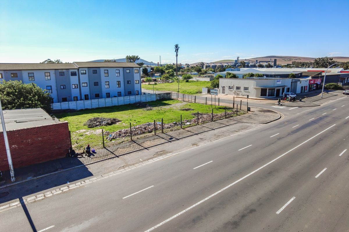 Prime Commercial Property with Excellent Main Road Exposure - Exclusive Sole Mandate - Photo 4