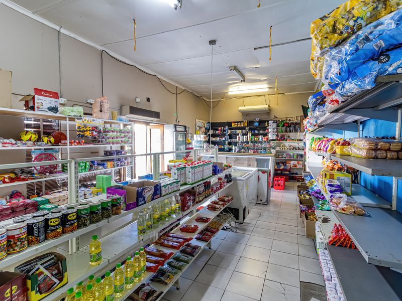 Prime Commercial Property with Excellent Main Road Exposure - Exclusive Sole Mandate - Photo 9
