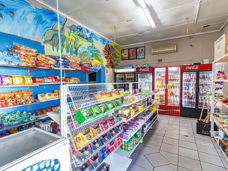 Prime Commercial Property with Excellent Main Road Exposure - Exclusive Sole Mandate - Photo 6