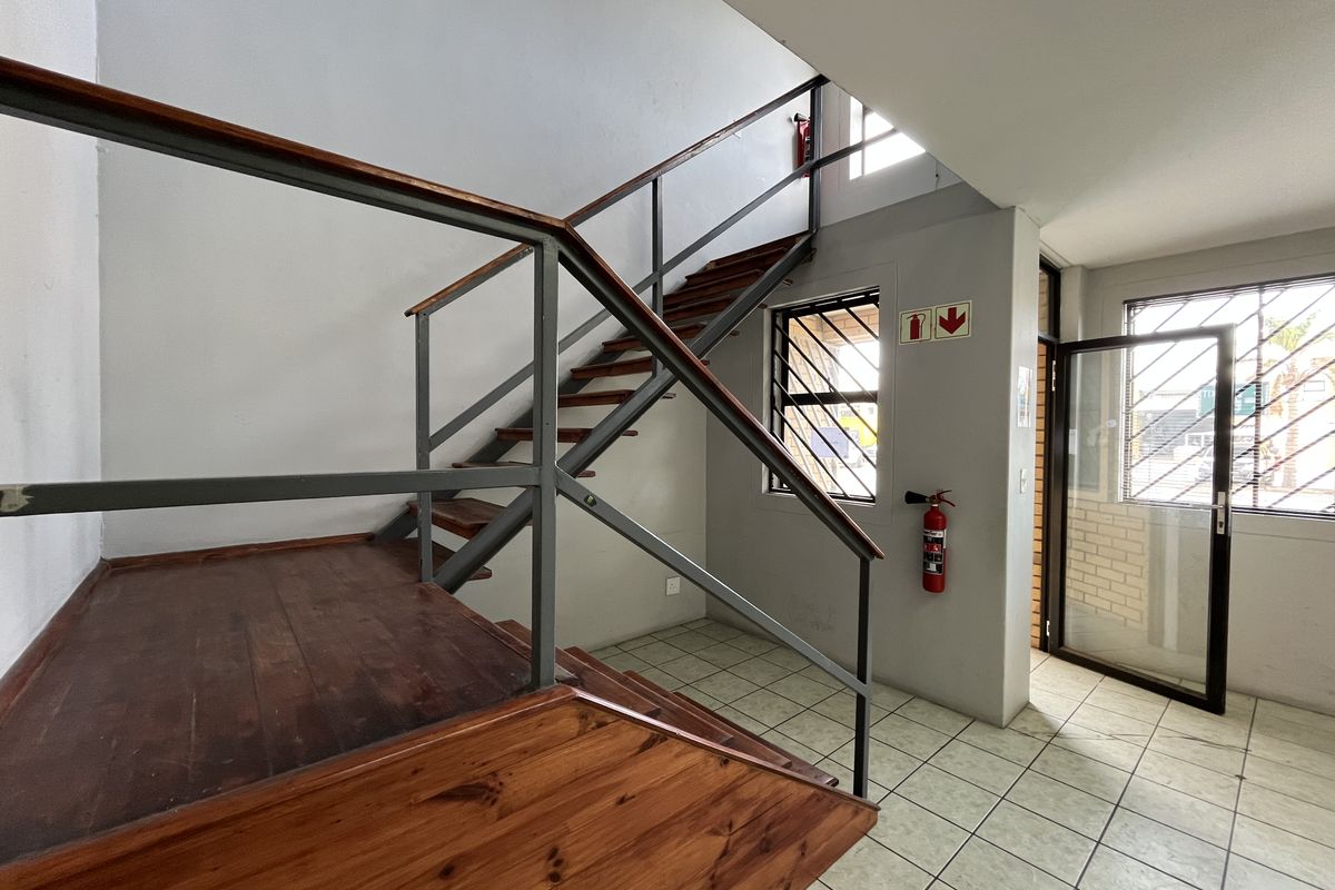 Versatile Warehouse Facility with Offices & Excellent Value in Killarney Gardens - Photo 5