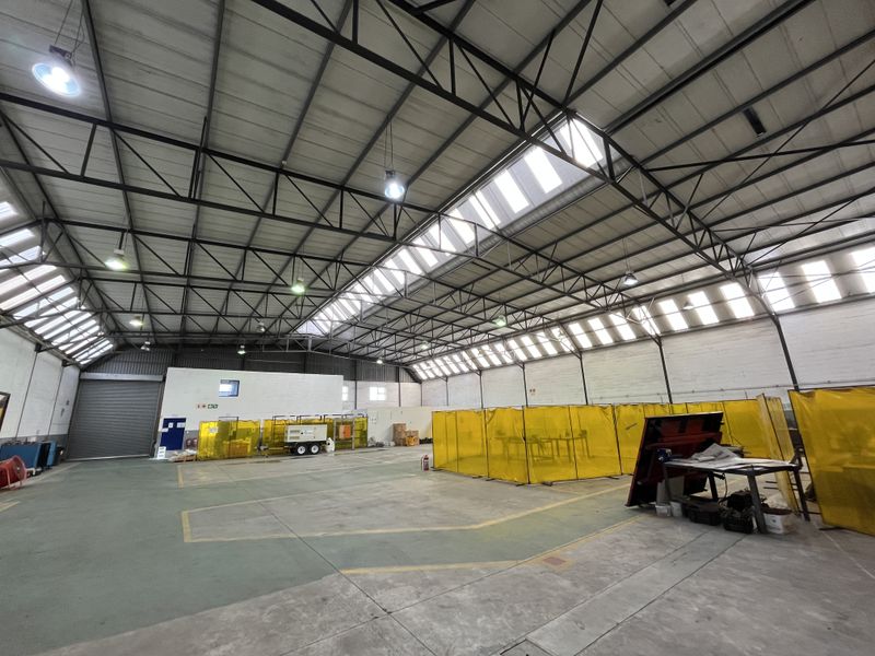 Versatile Warehouse Facility with Offices & Excellent Value in Killarney Gardens - Photo 10