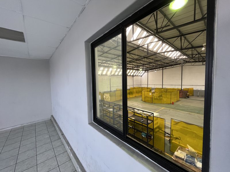 Versatile Warehouse Facility with Offices & Excellent Value in Killarney Gardens - Photo 7