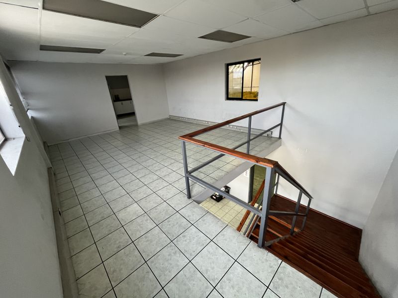 Versatile Warehouse Facility with Offices & Excellent Value in Killarney Gardens - Photo 6