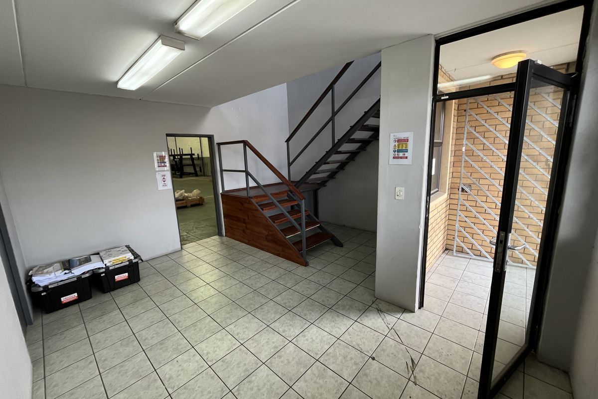 Versatile Warehouse Facility with Offices & Excellent Value in Killarney Gardens - Photo 4