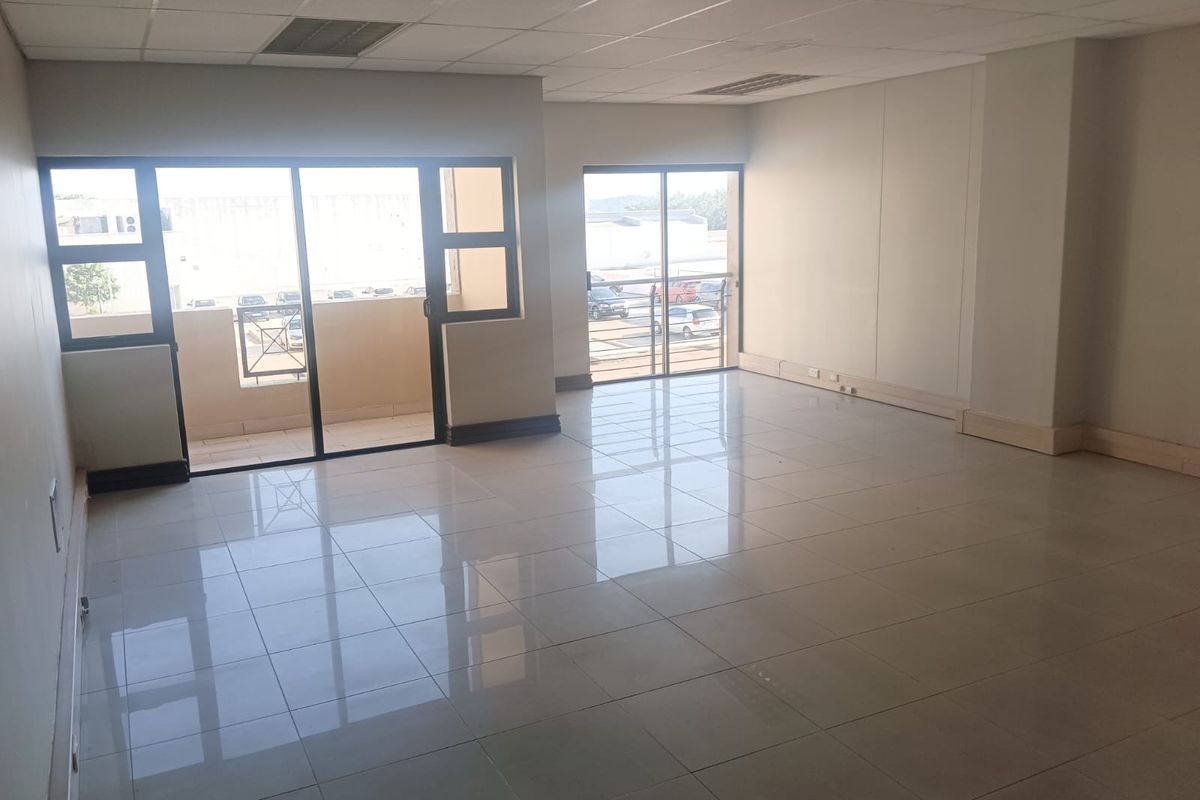 Modern 57m2 Office Space To Let in Umhlanga Newtown - Photo 2