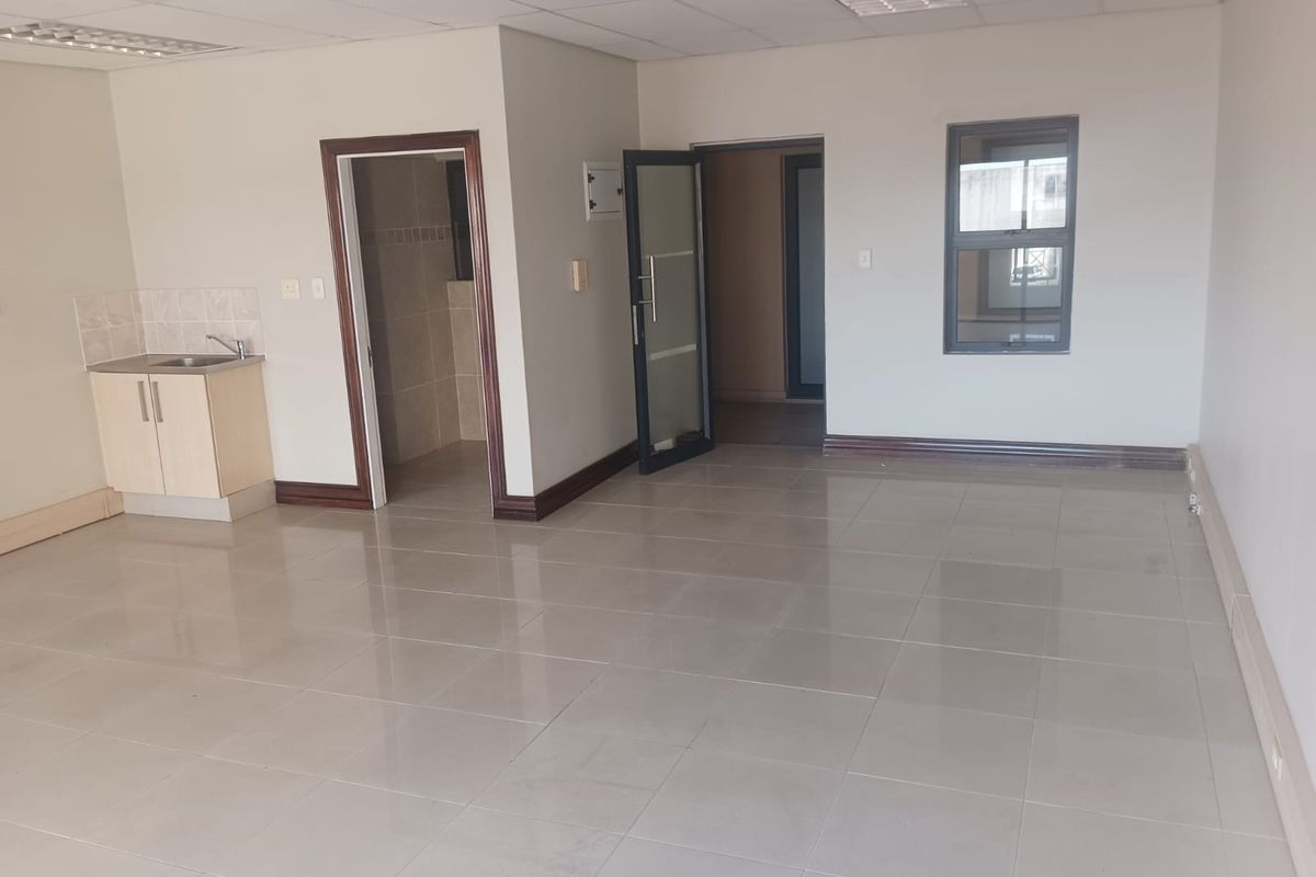 Modern 57m2 Office Space To Let in Umhlanga Newtown - Photo 4
