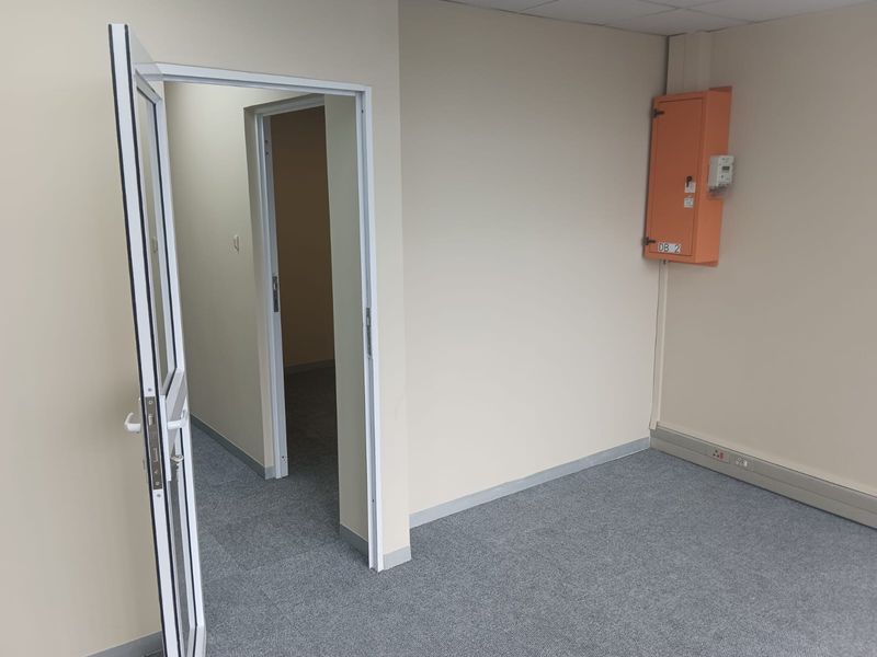100m2 A-Grade Office To Let in Umhlanga Ridge - Photo 7