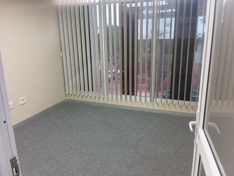 100m2 A-Grade Office To Let in Umhlanga Ridge - Photo 10