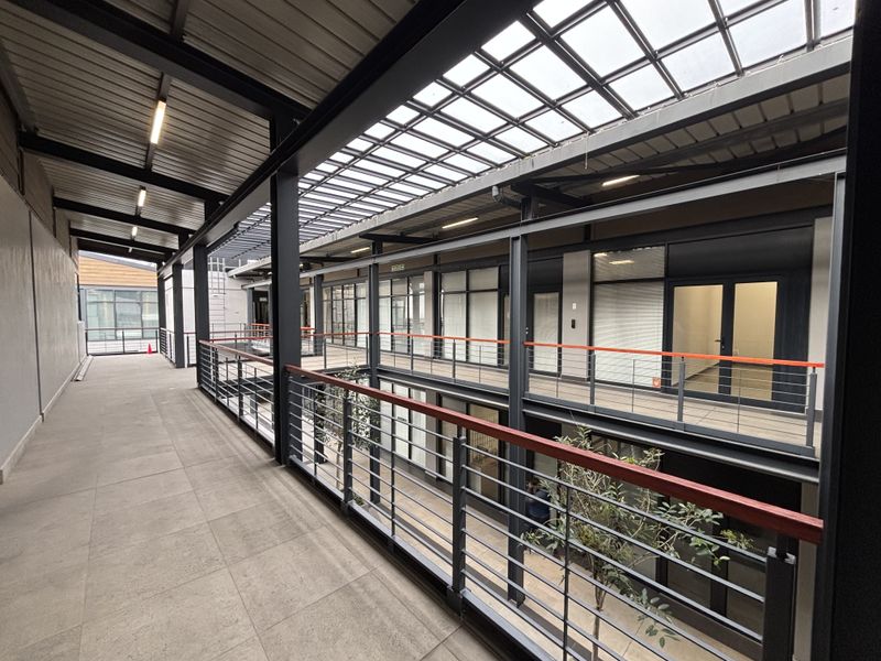 The Village Square Shopping Centre/ unit 208 - Photo 4