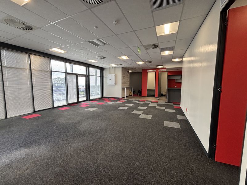 The Village Square Shopping Centre/ unit 208 - Photo 1