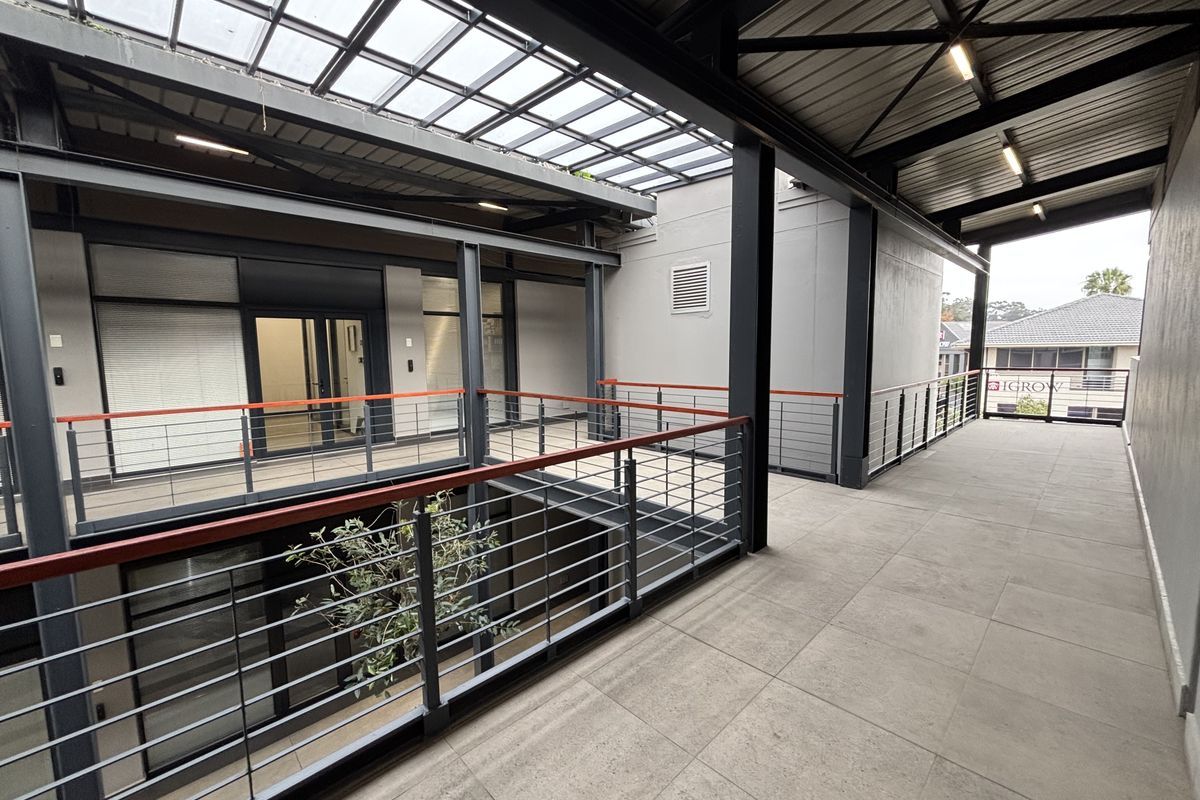 The Village Square Shopping Centre/ unit 208 - Photo 3