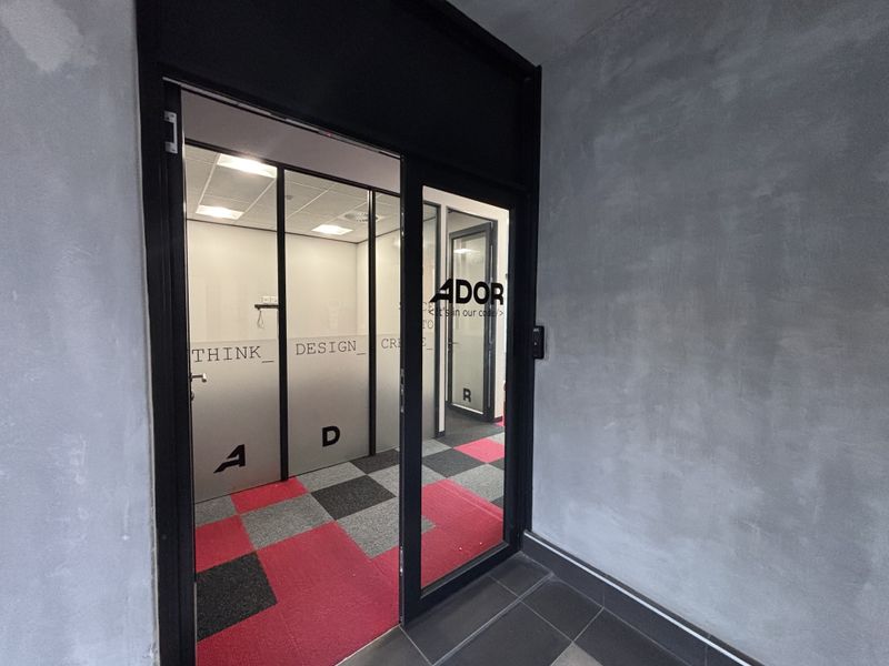 The Village Square Shopping Centre/ unit 208 - Photo 5