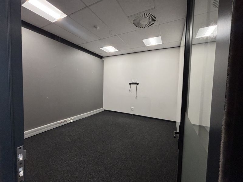 The Village Square Shopping Centre/ unit 208 - Photo 8