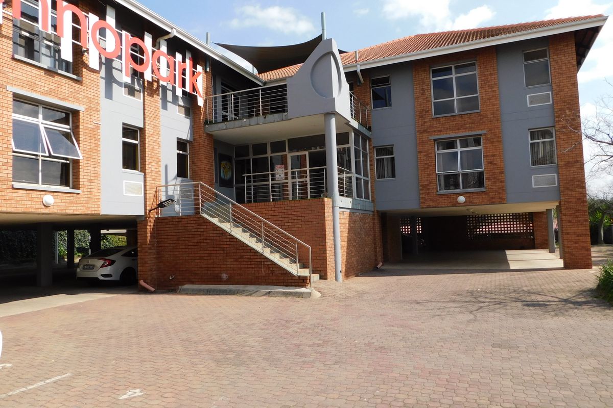 Neat Offices Available Immediately In A Small Office Park. - Photo 3